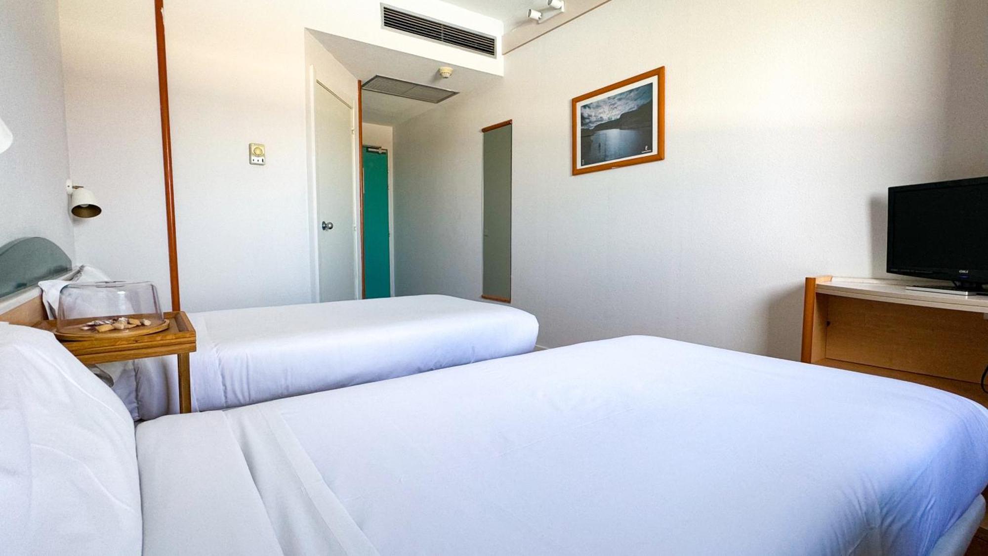 Hotel Iris Guadalajara Bagian luar foto