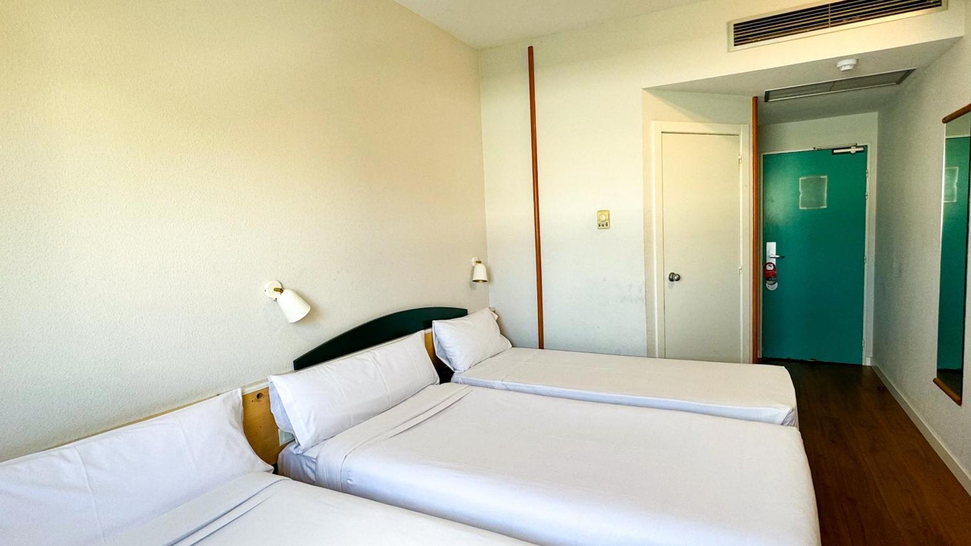 Hotel Iris Guadalajara Bagian luar foto