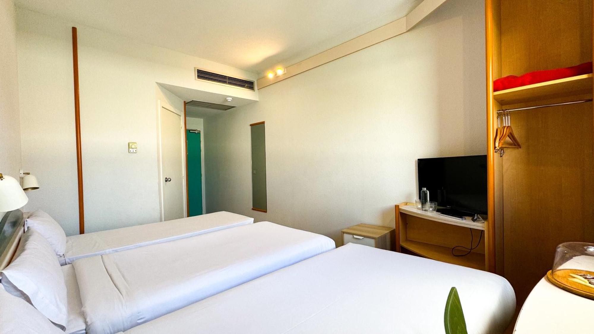 Hotel Iris Guadalajara Bagian luar foto