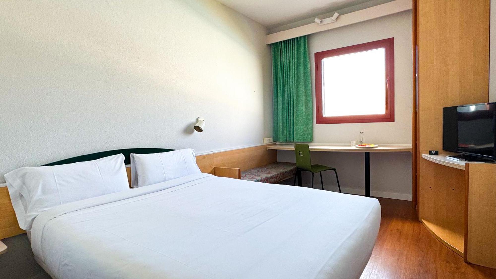 Hotel Iris Guadalajara Bagian luar foto