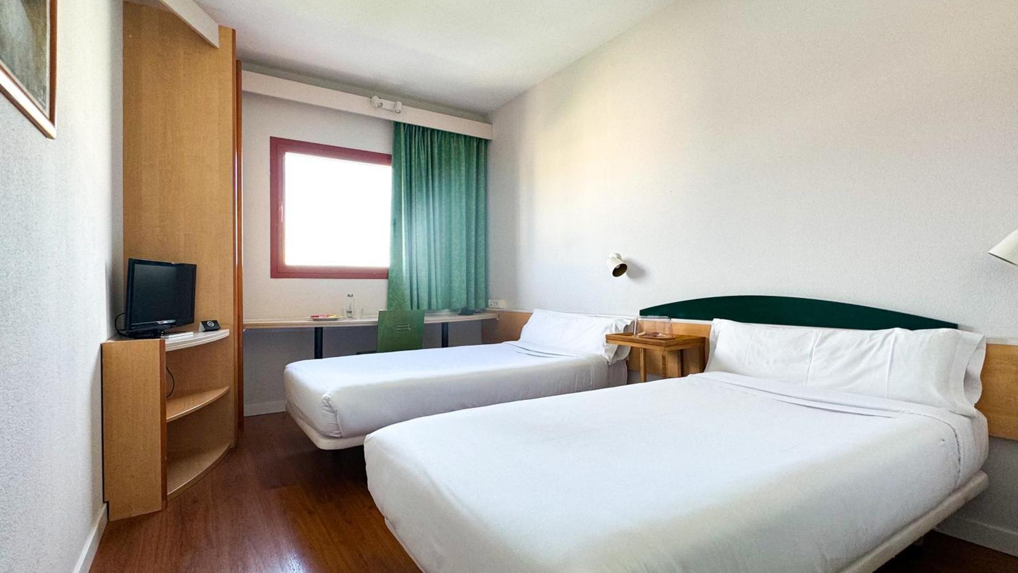 Hotel Iris Guadalajara Bagian luar foto