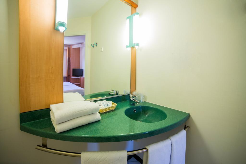 Hotel Iris Guadalajara Bagian luar foto