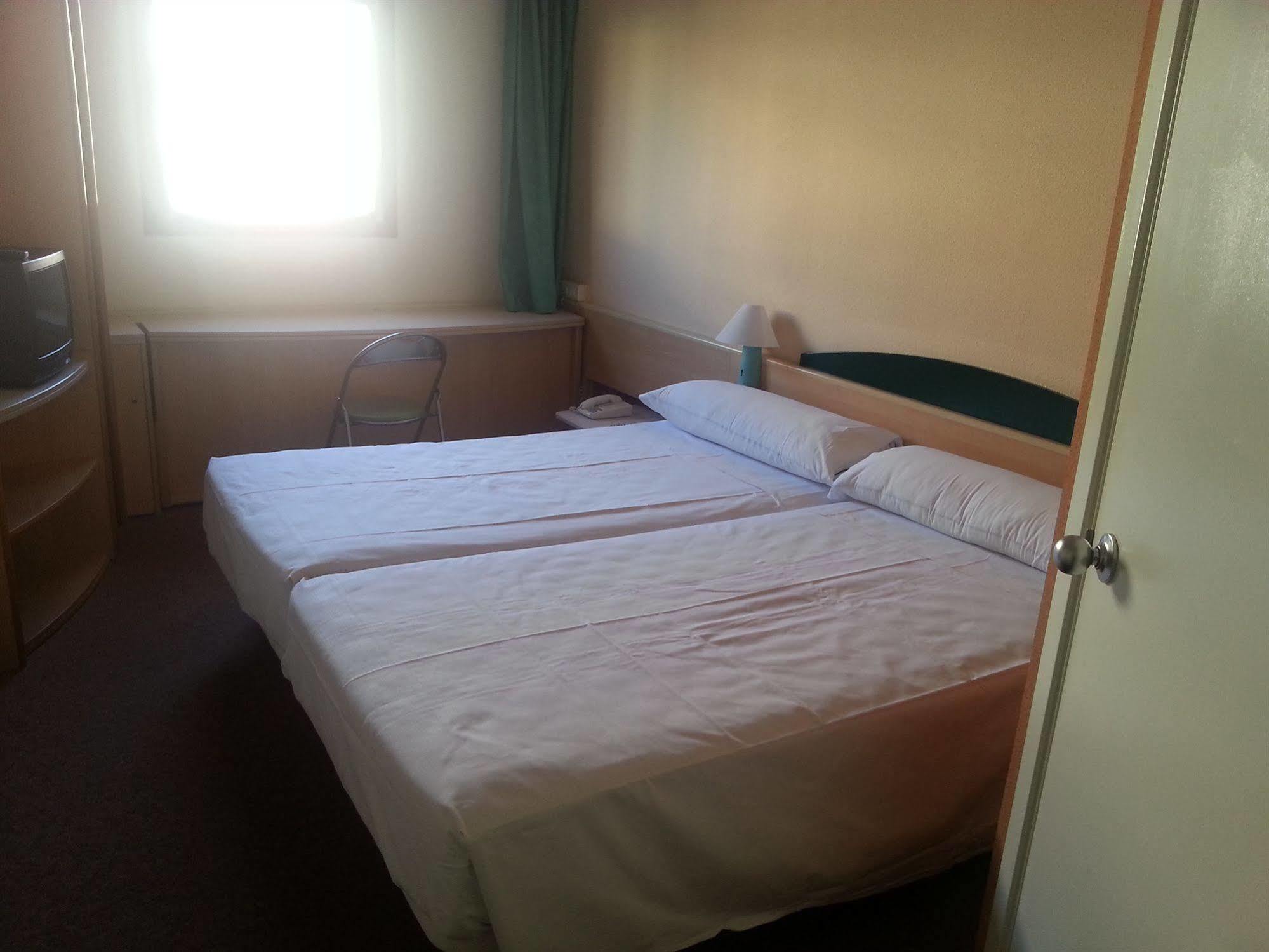 Hotel Iris Guadalajara Bagian luar foto