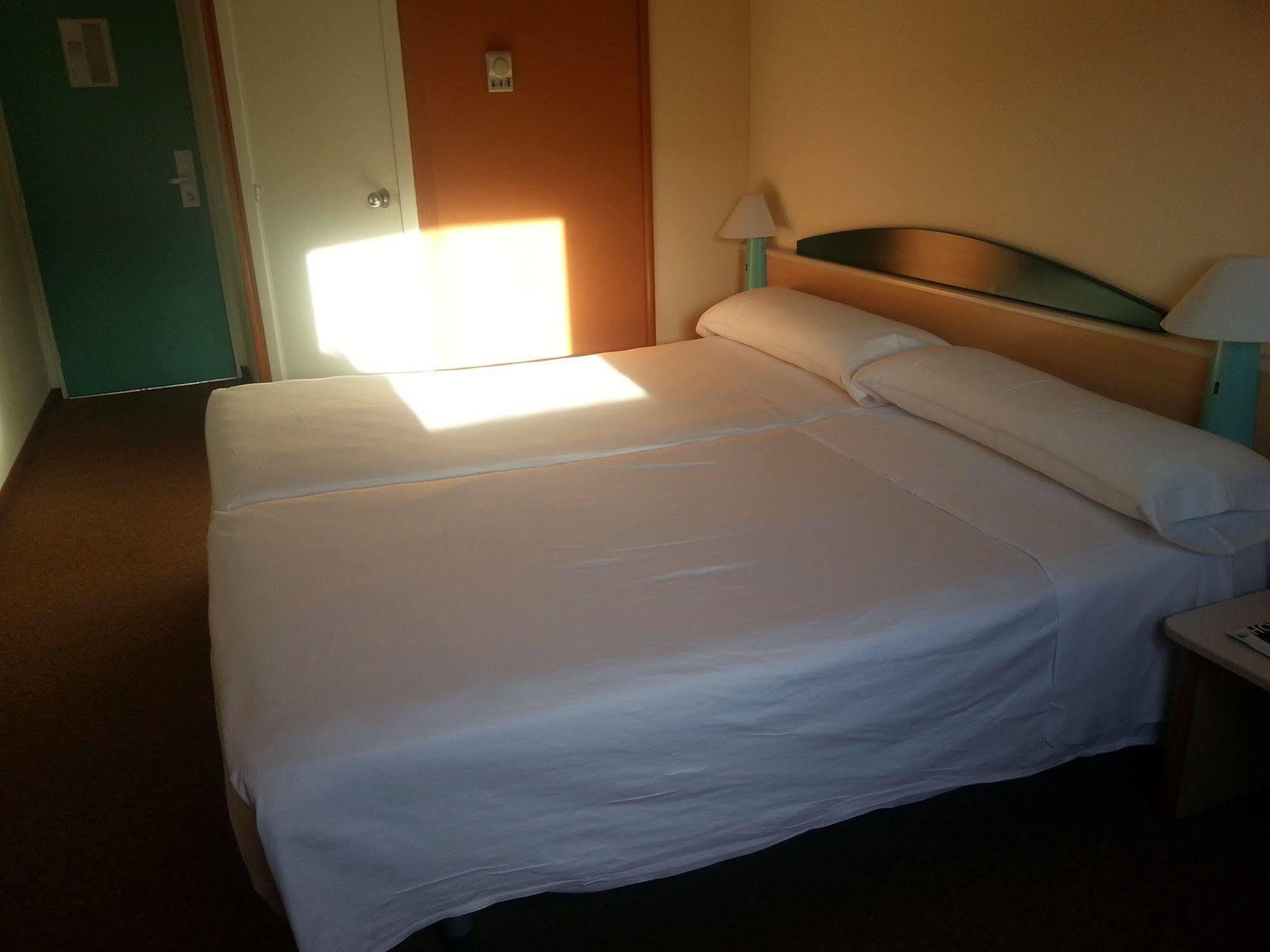 Hotel Iris Guadalajara Bagian luar foto